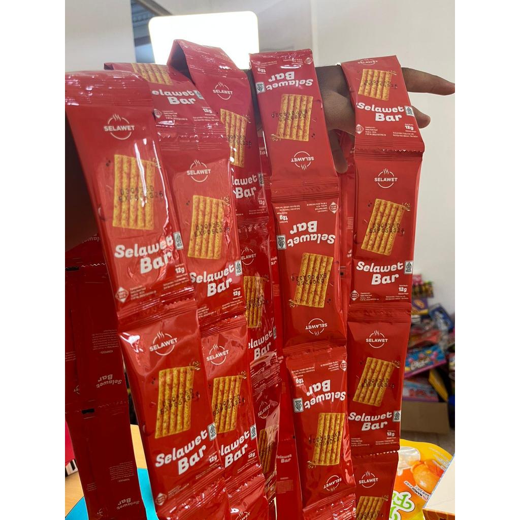 Selawet Bar Snack Gurih Pedas Selawet Bar 1 Renceng 10 PCS Rasa Gurih Pedas Tekstur Selawet Unik Cocok Sebagai Camilan Sehari-hari